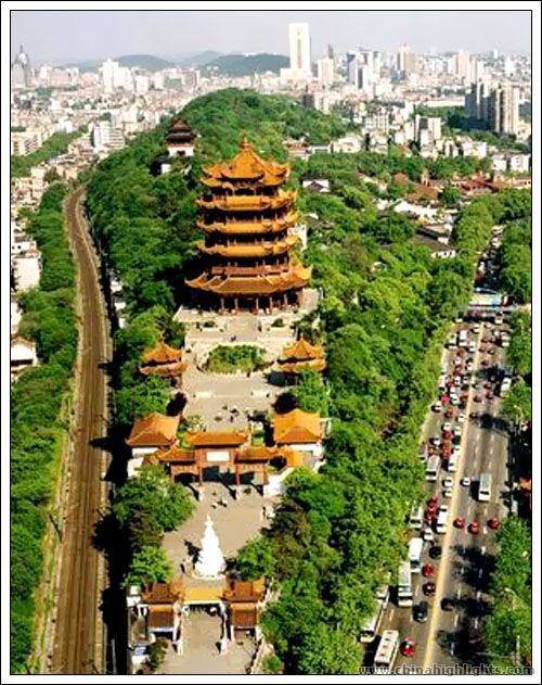 Wuhan is a big city of China,it's prosperity and has many beautiful sightseeings