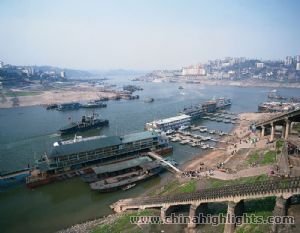 Airport pickup and transfer to Chongqing dock